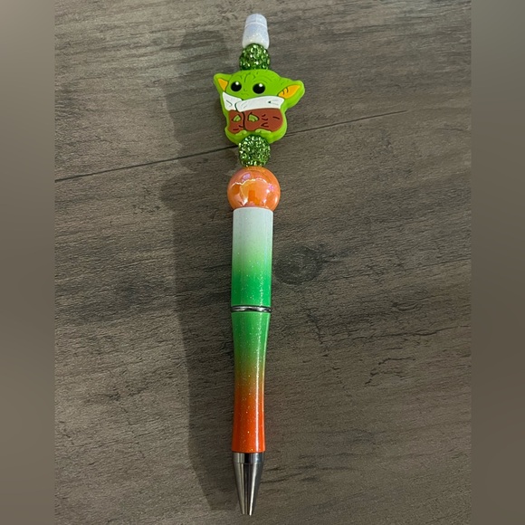 Grogu beaded focal pen - Picture 2 of 4